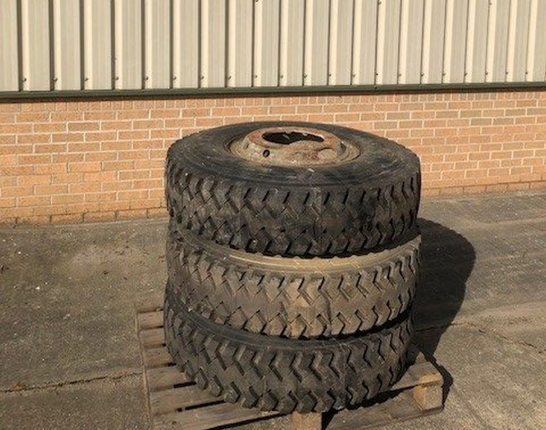 Michelin 12.00R20 XZB Spare Wheels Michelin 12.00R20 XZB Spare Wheels